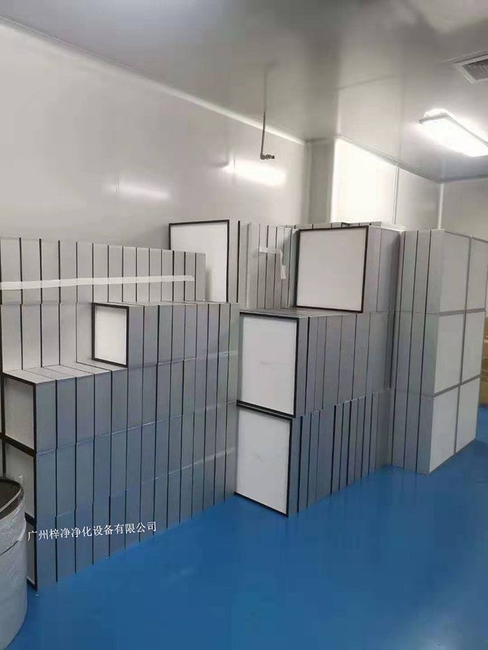 高效空氣過濾器每年定期檢測潔凈區(qū)域的風(fēng)量、以及其他環(huán)境參數(shù)