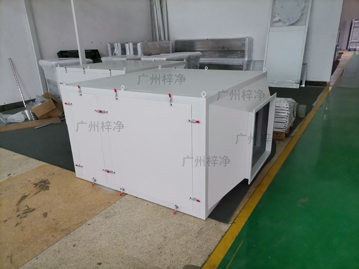 增壓新風(fēng)柜保證送入室內(nèi)的清新潔凈空氣，并可根據(jù)對新風(fēng)的特殊要求，配置高性能的初效過濾器或中效過濾器或高效過濾器。